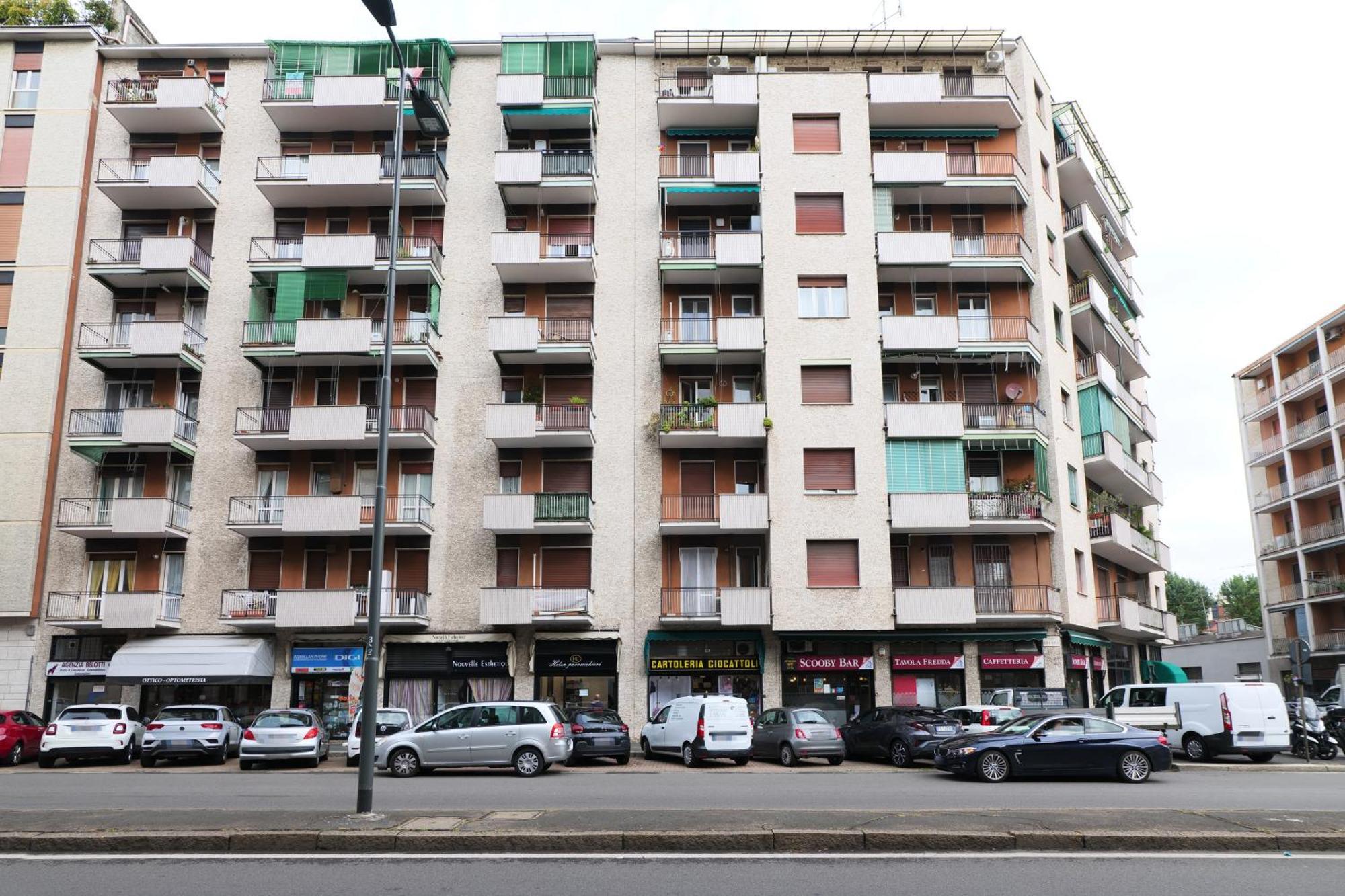 Primopiano - Brenta Apartment Milan Bagian luar foto